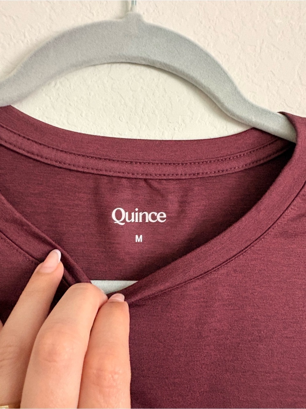 NWT Quince Men's Crew Neck T-Shirt in Wine size M - Picture 3 of 6